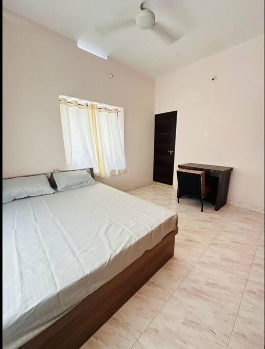 Home At Guruvayur 2 Ac Room,1 Single Bed,Kitchen Exterior foto